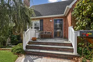 544 Birch St, West Hempstead, NY 11552 - Photo 4