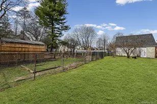 544 Birch St, West Hempstead, NY 11552 - Photo 34