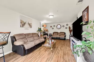 15 Birchwood Road, Medford, NY 11763 - Photo 6