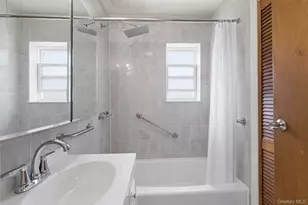 1677 Unionport Rd, Bronx, NY 10462 - Photo 12