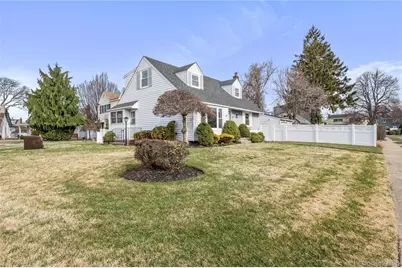 832 Stratford Drive, East Meadow, NY 11554 - Photo 16