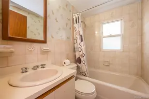 832 Stratford Dr, East Meadow, NY 11554 - Photo 12