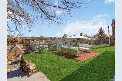 37 New Avenue, Yonkers, NY 10704 - Photo 4