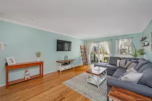 10 Glen Hollow Rd, Holtsville, NY 11742 - Photo 8