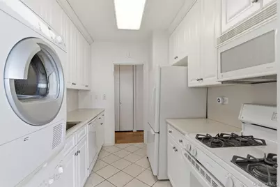 27110 Grand Central Parkway #26A, Floral Park, NY 11005 - Photo 6