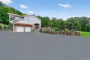 22 Skahen Dr, Tomkins Cove, NY 10986 - Photo 8