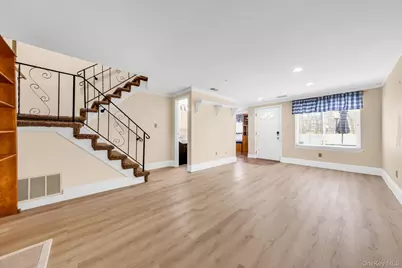 8 Birchwood Road, Medford, NY 11763 - Photo 6