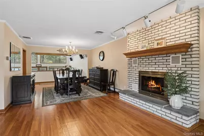 6 Viola Drive, Glen Cove, NY 11542 - Photo 8