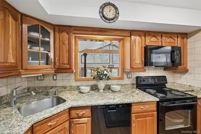 6 Viola Drive, Glen Cove, NY 11542 - Photo 26
