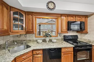 6 Viola Dr, Glen Cove, NY 11542 - Photo 26