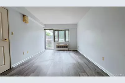 6434 Grand Central Parkway #3D, Forest Hills, NY 11375 - Photo 12