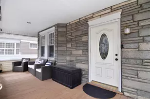 16 Badeau Pl, New Rochelle, NY 10801 - Photo 2