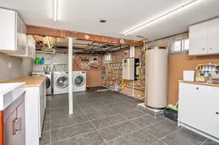 11 Karen St, West Babylon, NY 11704 - Photo 22