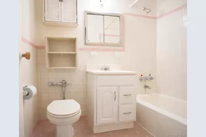 6815 Selfridge Street #6D, Forest Hills, NY 11375 - Photo 8