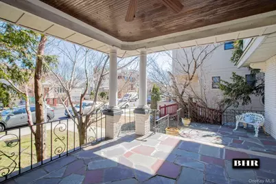 154 Beaumont Street, Brooklyn, NY 11235 - Photo 32
