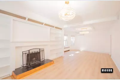 154 Beaumont Street, Brooklyn, NY 11235 - Photo 2