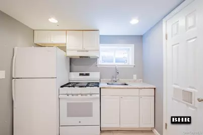 154 Beaumont Street, Brooklyn, NY 11235 - Photo 24