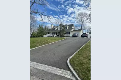 48 N Columbine Avenue, Hampton Bays, NY 11946 - Photo 4