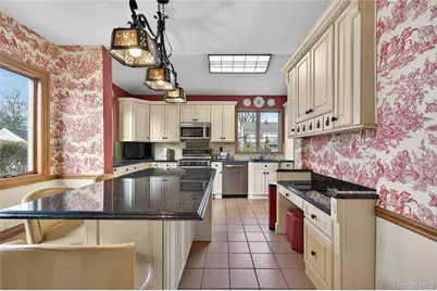 114 Roosevelt Street, Garden City, NY 11530 - Photo 16