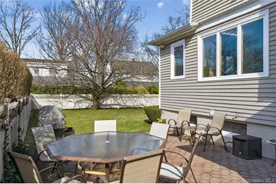 114 Roosevelt Street, Garden City, NY 11530 - Photo 30