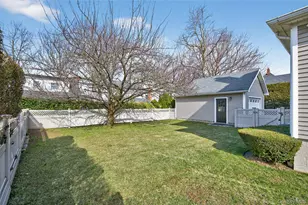 114 Roosevelt St, Garden City, NY 11530 - Photo 32