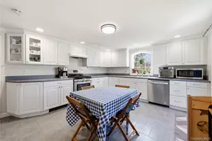 18 Shelter Dr, Sound Beach, NY 11789 - Photo 10