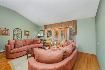 8 Shari Lane, East Northport, NY 11731 - Photo 18