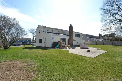 10 Maureen Drive, Hauppauge, NY 11788 - Photo 18