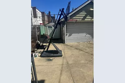 8811 185th Street, Hollis, NY 11423 - Photo 14