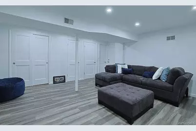 17 N Brook Road, Larchmont, NY 10538 - Photo 30