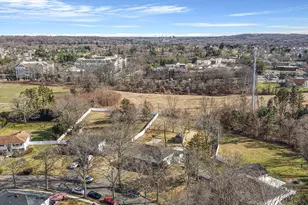 10 Pierre Dr, Commack, NY 11725 - Photo 4