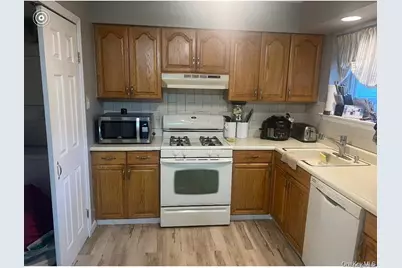 250 Feller Drive, Central Islip, NY 11722 - Photo 2