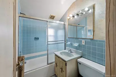 193-12 Foothill Avenue, Hollis, NY 11423 - Photo 24