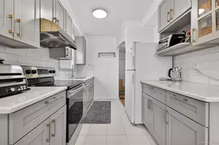 147-50 Barclay Ave, Flushing, NY 11355 - Photo 10