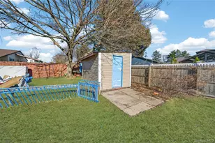 12 Fairdale Dr, Brentwood, NY 11717 - Photo 8