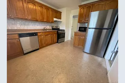 220 Parkside Drive #220, Suffern, NY 10901 - Photo 4