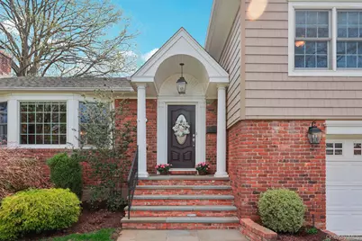 137 Weyford Terrace, Garden City, NY 11530 - Photo 4