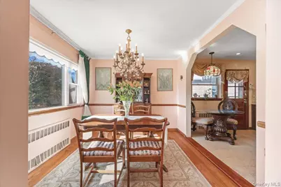 214 Central Boulevard, New Hyde Park, NY 11040 - Photo 4