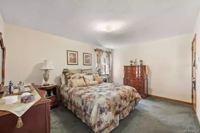 214 Central Boulevard, New Hyde Park, NY 11040 - Photo 10