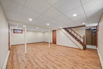 214 Central Boulevard, New Hyde Park, NY 11040 - Photo 18