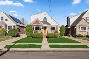 214 Central Blvd, New Hyde Park, NY 11040 - Photo 2