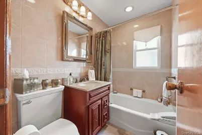 214 Central Boulevard, New Hyde Park, NY 11040 - Photo 12