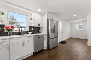 184 Dallas St, Lindenhurst, NY 11757 - Photo 6