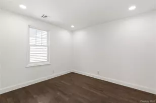 184 Dallas St, Lindenhurst, NY 11757 - Photo 8