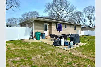38 Pentmoor Drive, Mastic, NY 11950 - Photo 26