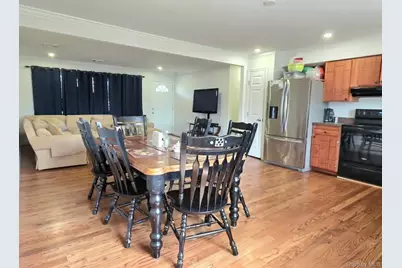 38 Pentmoor Drive, Mastic, NY 11950 - Photo 10