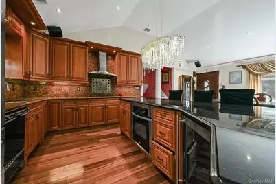 16 Tudor Road, Hicksville, NY 11801 - Photo 14