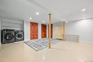 16 Tudor Rd, Hicksville, NY 11801 - Photo 24