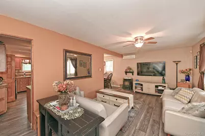 171 Pauline Street, Holbrook, NY 11741 - Photo 8