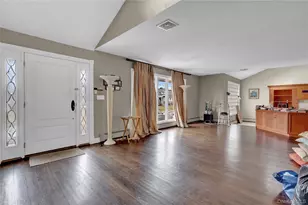 91 Laurel Dr, Massapequa Park, NY 11762 - Photo 14